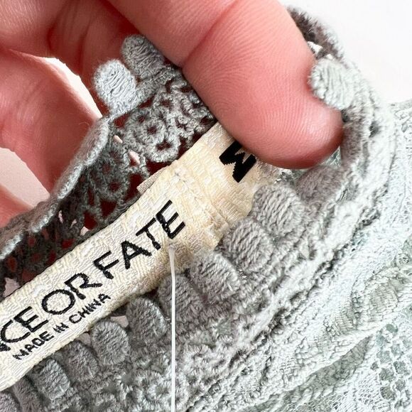 Chance Or Fate Blouse Womens Medium Green Floral Lace Mock Neck Long Sleeve NEW - Picture 6 of 13